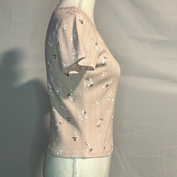 Tops/T-Shirts/Tanks👚 - 5 for $20 (Mix & Match) - Picture 4 of 5